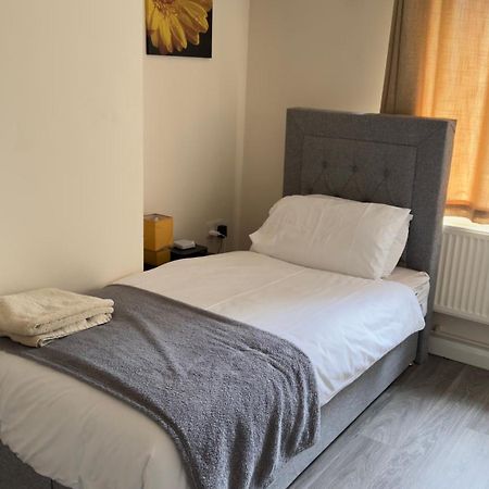 Contractor'S Haven- 4-Bedroom House With Free Parking, Super Fast Wifi, Fran Properties In Aylesbury, Pets Are Welcome! Aylesbury  Luaran gambar