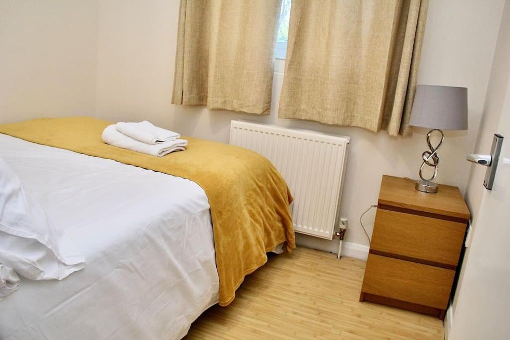Contractor'S Haven- 4-Bedroom House With Free Parking, Super Fast Wifi, Fran Properties In Aylesbury, Pets Are Welcome! Aylesbury  Luaran gambar