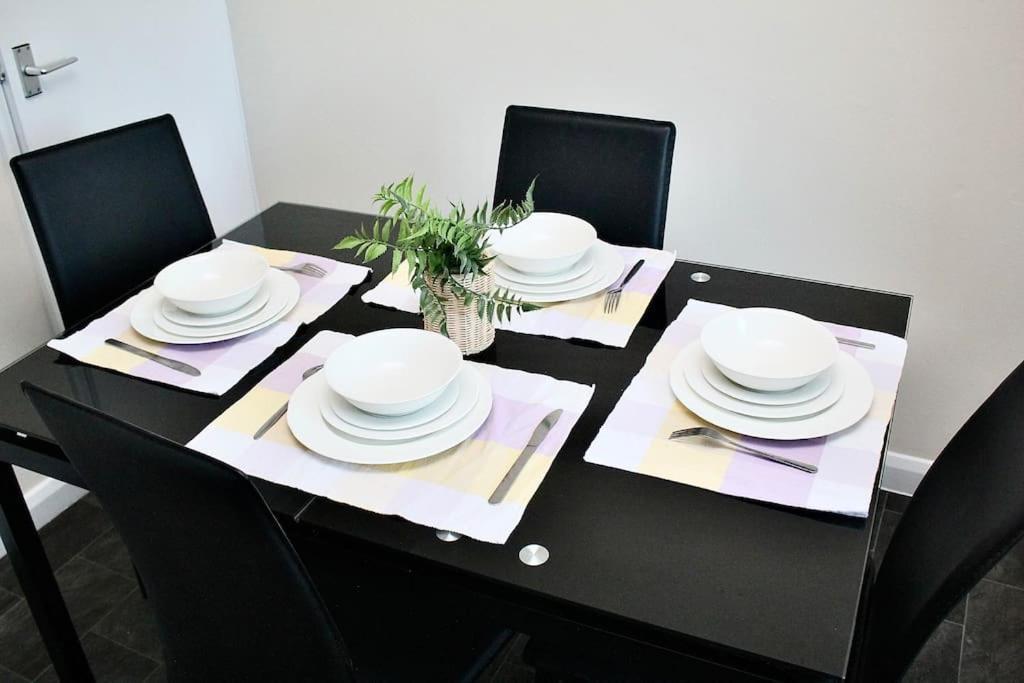 Contractor'S Haven- 4-Bedroom House With Free Parking, Super Fast Wifi, Fran Properties In Aylesbury, Pets Are Welcome! Aylesbury  Luaran gambar